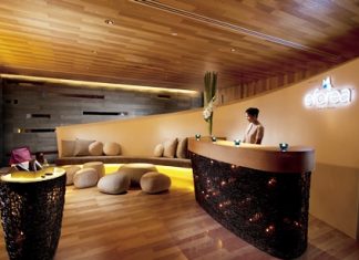 Hilton Pattaya announces opening of eforea spa The reception desk welcomes you to the eforea spa.