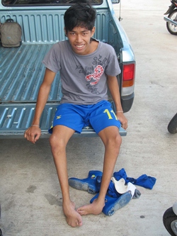 After surviving polio, which deformed his legs and feet, Saming Thongsupan thought he’d never even walk properly, let alone play football. 