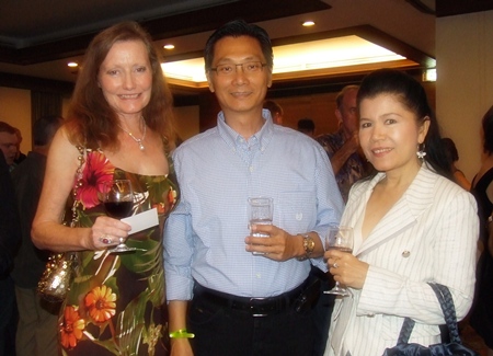 And the winners of congeniality contest are: Deborah and Paisan Bundityanond (Rabbit Resort) and Luckana Champa (Luckana Communications).