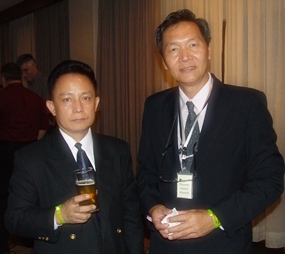 Business executives Suthon Thijai (HMA) and Piyawin Sukondhavich (Bliss Thai Asset Co., Ltd.) feel very much at home at the Lighthouse networking event.
