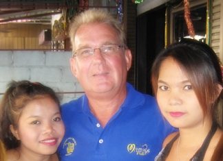 Friday’s winner ‘Broken Wing’ (center) outside Senorita’s Bar.