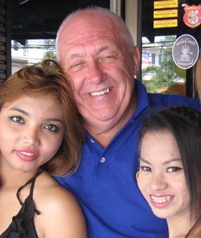 The previous week’s winner JJ outside Senorita’s Bar. 