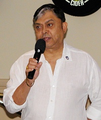 Board member Al Serrato advises members of the activities of the Spanish speaking club; for more information, contact Al through our website, www.pattayacityexpats .com