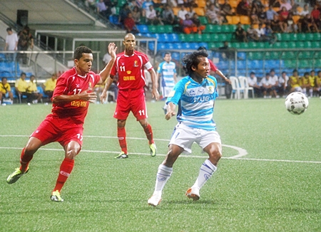 Pattaya United take on Okkthar United at the Beza Stadium in Singapore, Wednesday, June 15. (Photo/Ariyawat Nuamsawat)