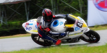 Fortt rides his GSXR Suzuki on his way to victory. 