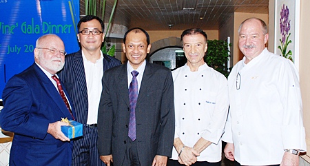 (L to R) Michael Moore, Ekachai Mahaguna (managing director of Canpac Beverages Ltd.), Ranjith Chandrasiri (president of deVine Wine Club and deputy general manager of Royal Cliff Hotels Group), Emilio Bertoli (head chef of Rossini), and Walter Thenisch (executive chef of the Royal Cliff Hotels Group).