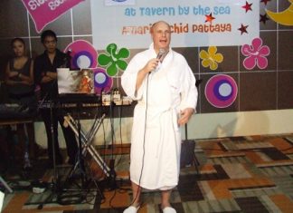 General Manager David Cumming welcomes guests to the Amari Orchid Pattaya’s pajama party.