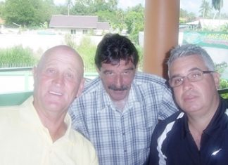 Allan, Yves & Martin discuss golfing matters at Mulligans Lakeside after their rounds at Pattana.