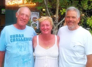 Roger Koehler (left) with Suzi Lawton and Friday’s overall winner, Randy Hurwitz.