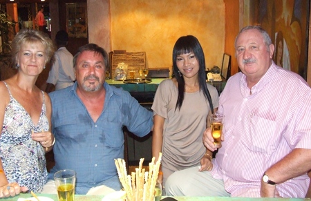 Joss & Carey, Archer Gold Coast Web Marketing; Lan & Jimmy Smiles, All Siam Properties.