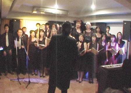 The entire cast of singers give a stirring rendition of “Va pensiero Sull’ ali Dorate” from Verdi’s Nabucco.