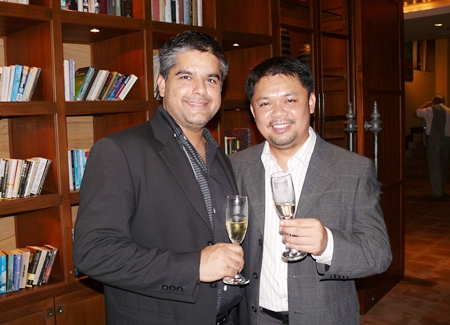 Tony Malhotra toasts with Anuchit Saeng-on