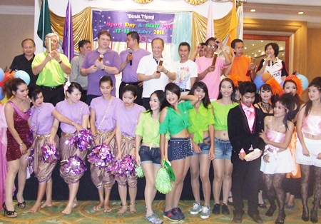 General Manager Chatchawan Supachayanont (6th left) along with executives and employees gear up for a fun event.