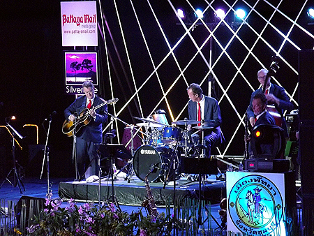 The Dutch Swing College Band perform at Silver Lake vineyard, Saturday, Nov. 5.