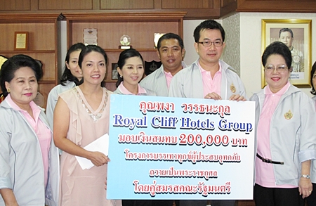 The Royal Cliff Hotels Group joined hands with other sectors and extended its sincere empathy to those affected by the current flood situation in the Kingdom, with the hope for the situation to ease and recover with the efforts that have been thoroughly undertaken by the government, private sectors and individuals. As part of the Royal Cliff’s continuous Corporate Social Responsibility measures and commitment to the well-being of the affected community, the property was honoured to lend its hand by contributions in cash and kind with a genuine hope that these contributions will make the lives of those affected a little more comfortable. Royal Cliff’s representatives made these donations at the various Flood Relief centers, namely the Father Ray Foundation in Pattaya City, Wat Yansangwararam, in Sattahip and in Bangkok.