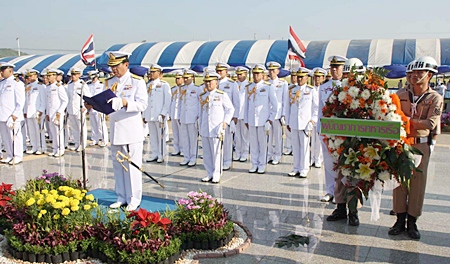 High ranking navy officers pay tribute to HM King Rama VI. 