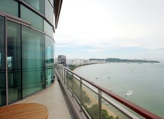 The unit offers unmatched views over Pattaya Bay and the surrounding islands.