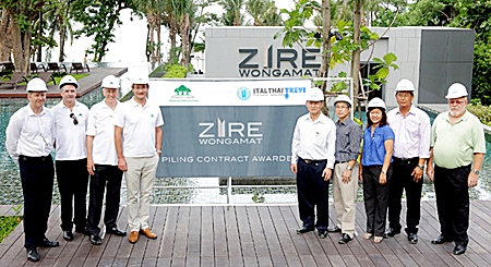 Raimon Land executives led by Hubert Viriot, CEO (4th left) mark the awarding of the piling contract for Zire Wongamat in Pattaya with Ekachai Phongphua, General Manager of Italthai Trevi Co., Ltd (5th right). 