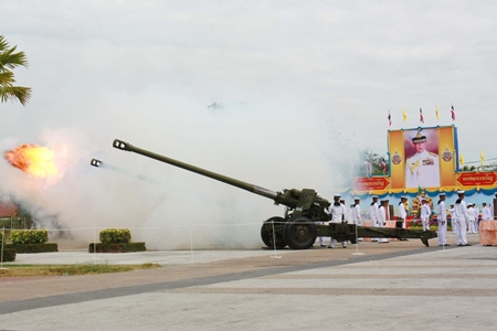 The Royal Thai Navy fires off its big gun salute in honor of HM the King. 