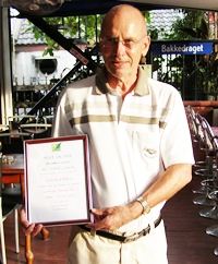 Svend Gaarde with his Hole in One certificate.