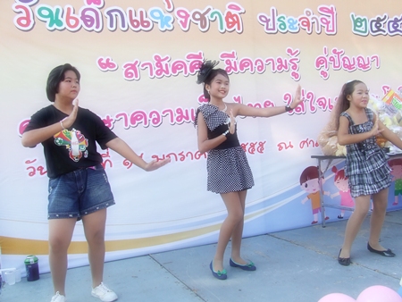 Pretty girls perform a well rehearsed dance at Pattaya City Hall.