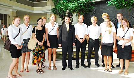 Royal Cliff Hotels Group General Manager Joachim Grill welcomes Rangsit University International Exchange students from The Netherlands at the Royal Cliff Beach Hotel.