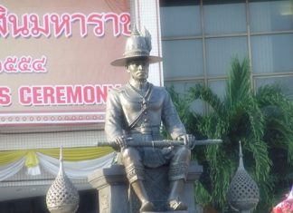 The King Taksin the Great monument dominates the front of Pattaya City Hall.