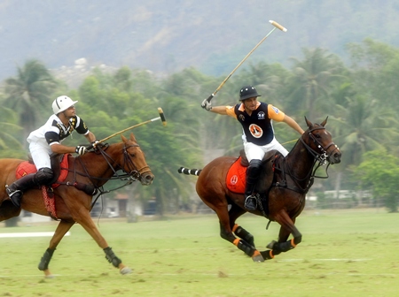 Royal Pahang take on Thai Polo in one of the earlier group matches. 