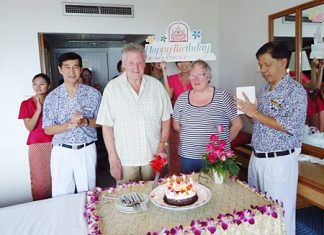 Regular guest Barry Taylor was treated to a lovely birthday cake during a small party held by the staff of the Montien Hotel, Pattaya on the occasion of his 75th birthday recently.