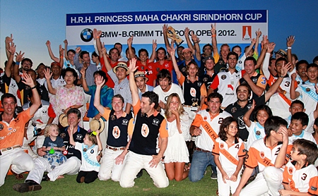 Team members gather for a group photo at the conclusion of the tournament.