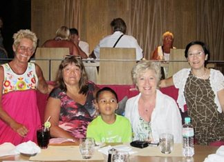 Danish singer Birthe Kjær (2nd right), along with Toy (right), Nathawuth and friends, enjoy a dinner out on the town.