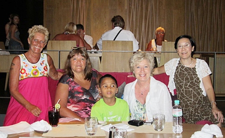 Danish singer Birthe Kjær (2nd right), along with Toy (right), Nathawuth and friends, enjoy a dinner out on the town. 