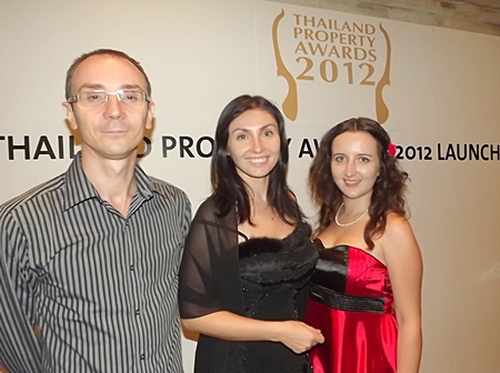 Alex and Rena (left & center) from Russian Real Estate & Investment magazine pose for a photo with Elena Kolesova, Executive Sales Manager of Tropical Dream Pattaya.