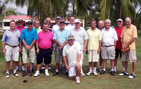 The Bowling Green golfers line up at Eastern Star. 