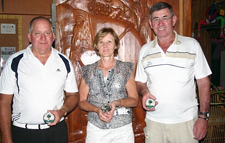 IPGC Medal winners: Warren Gallop, Theresa Connolly and Tim Knight. 