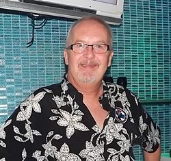 DJ Barry Willmore kept the house grooving to the sounds of yesteryear.