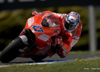 Super sharp pic by Australian photographer Peter Geran.