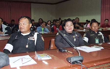 Police listen intently to NIB officials’ talks on terrorism-prevention training. 