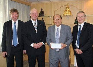 (L to R) Jan Olav Aamlid, senior adviser to the Mint of Norway; Jan-Eirik Hansen, CEO of the Mint of Norway; Dr. Naris Chaiyasoot, Director General of the Treasure Department and Kjell Wessel, manager of sales and marketing of Mint of Norway.