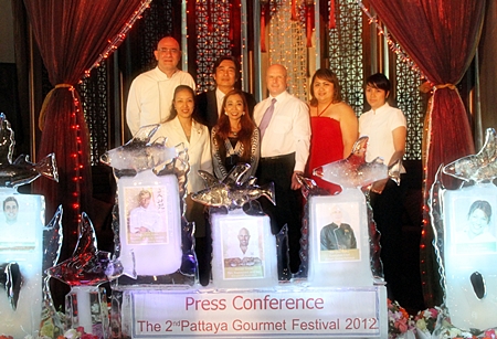 From left back row: Kai-Uwe Klenz, executive chef at Amari Orchid Pattaya, David Cummings, general manager of Amari Orchid Pattaya, and Pattaya Deputy Mayor Ronakit Ekasingh join with other Amari staff at a press conference held Feb. 28 to announce the 2nd Pattaya Gourmet Festival. 