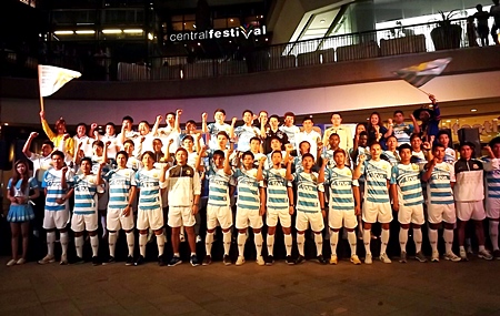 The Pattaya United playing squad pose for a team photo at Central Beach Pattaya shopping mall, Sunday, March 4.