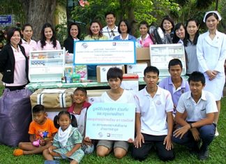 As part of the Wejdusit Foundation project to help underprivileged children, a team from the Bangkok Hospital Pattaya led by Neera Sirisampan, Director of Business Development and International Affairs visited the children of the Banglamung Home for Boys recently where they donated educational materials, medicines and clothes.