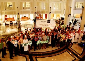 Dusit Thani Pattaya at forefront of energy conservation The management and staff of Dusit Thani Pattaya led by GM Chatchawal Supachayanont are joined by hotel guests in observing Earth Hour 2012 held on Saturday, 31 March at the resort’s Main Lobby. This year’s campaign was titled “I Will if You Will” and the hotel was one of the millions of homes and business establishments across the globe that switched off non vital lights for one hour from 8:30-9:30 p.m. to support the world’s largest action for environmental change. Being an eco-friendly hotel and enjoying the Silver Certificate status from EarthCheck, Dusit Thani Pattaya gives its all-out support to any activities and programs related to the conservation and preservation of the environment.