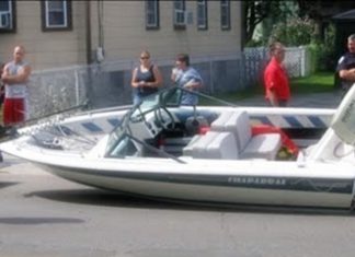 Even boats fall off trailers!