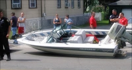 Even boats fall off trailers!