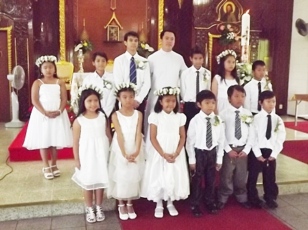 The 12 First-Communicants.
