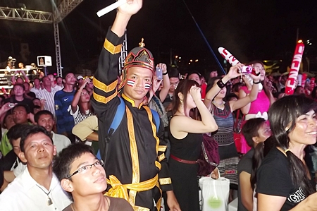 The Pattaya public turned out in their thousands to watch the action in the ring.