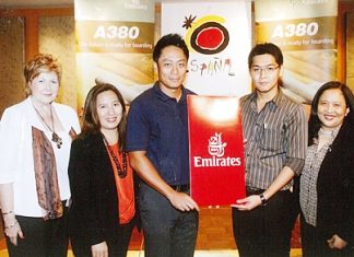 Jirasak Tingsuk (3rd from left), senior sales executive of Emirates, presents the winning return air ticket to Spain to Rattasorn Kanauwat (2nd from right), operation manager of TravelMate International Co Ltd. Also present are Vien Cortes (far right); market analyst for Southeast Asia, Australia and New Zealand of the Spain Tourism Board; Dr. Valerie McKenzie (far left), managing director of Thana Burin Asia Pacific Ltd., and Kasemsri Kaewthammachai (2nd from left), public affairs director of Thana Burin Asia Pacific Ltd. The company was recently appointed as Spain Tourism Board Public Relations representative in Thailand aimed at promoting Spain destinations to trade and press members and the general public.