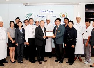 Chatchawal Supachayanont (centre left), GM of the Dusit Thani Pattaya and members of the hotel’s Green Team proudly receive the ASEAN Green Hotel Standard 2012-2014 from Dr Jiraphol Sinthunava, vice-president of the Green Leaf Foundation. Dusit Thani Pattaya has maintained its eco-friendly status since it embraced the green initiatives more than ten years ago. This has resulted in their receiving many awards from various environmental organizations recognizing the work of the resort’s Green Team committee under the management and supervision of Chatchawal Supachayanont.