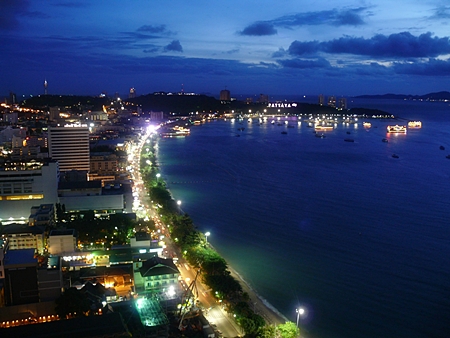 From the 34th floor, the Pattaya vista is most impressive.
